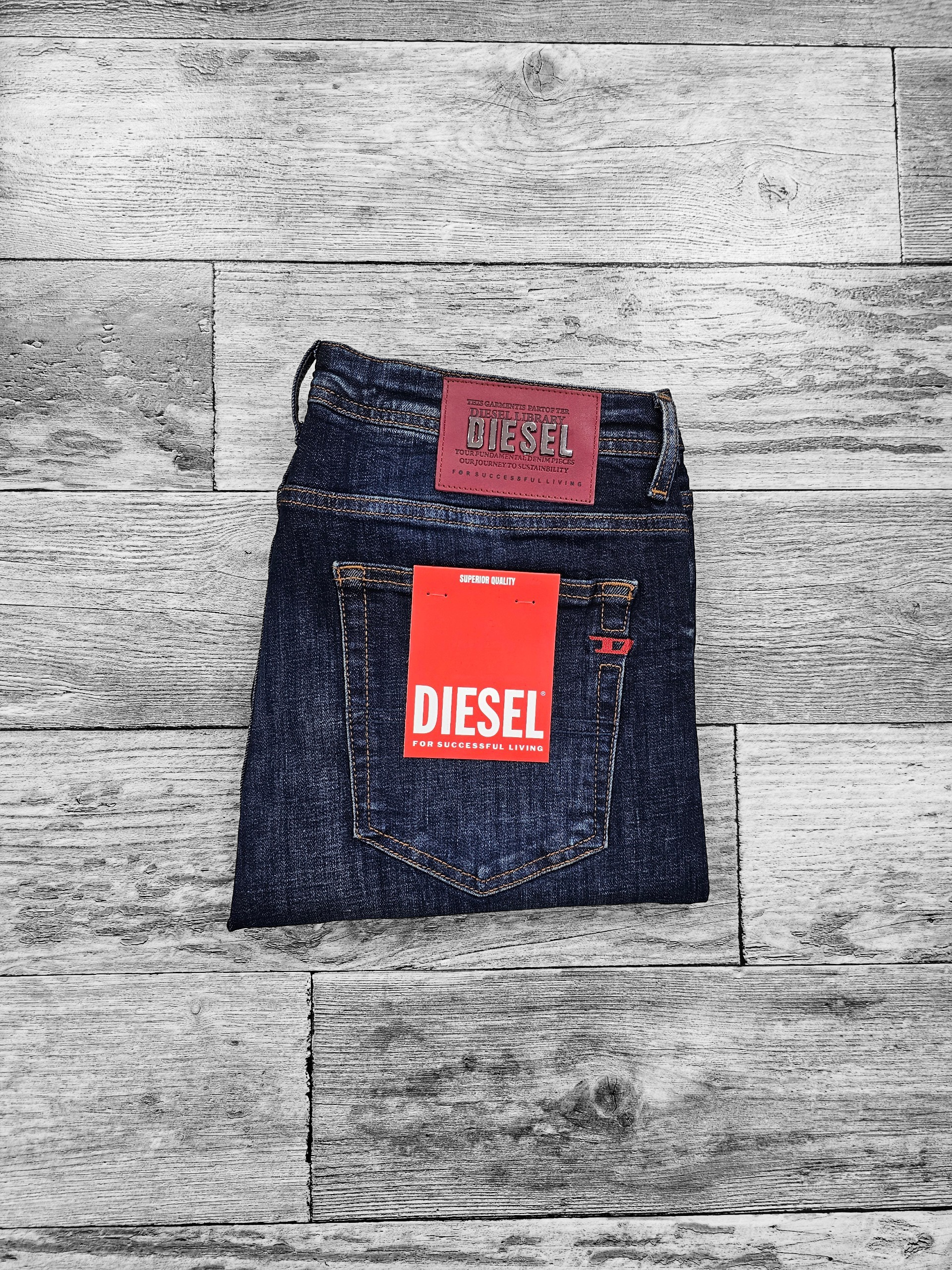 Diesel bleu foncé