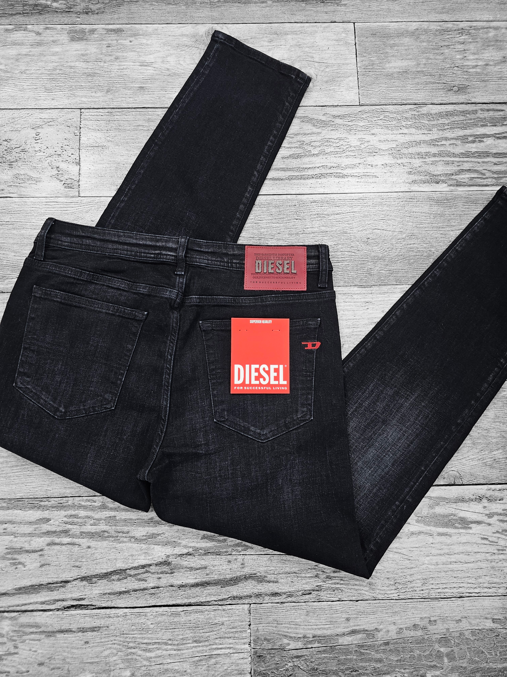 Diesel noir délavé