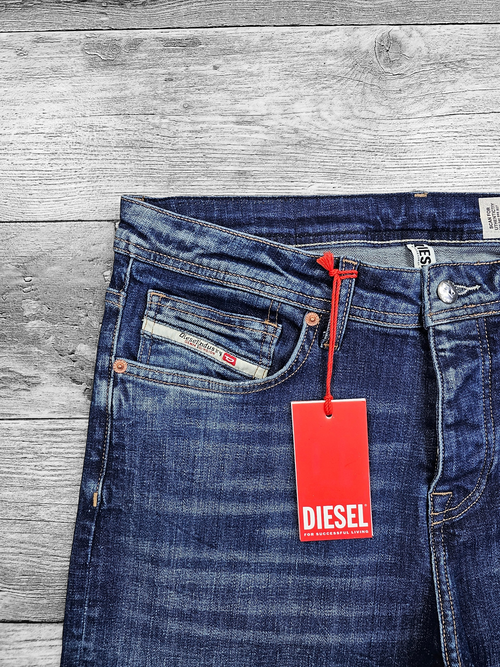 Diesel bleu sablé