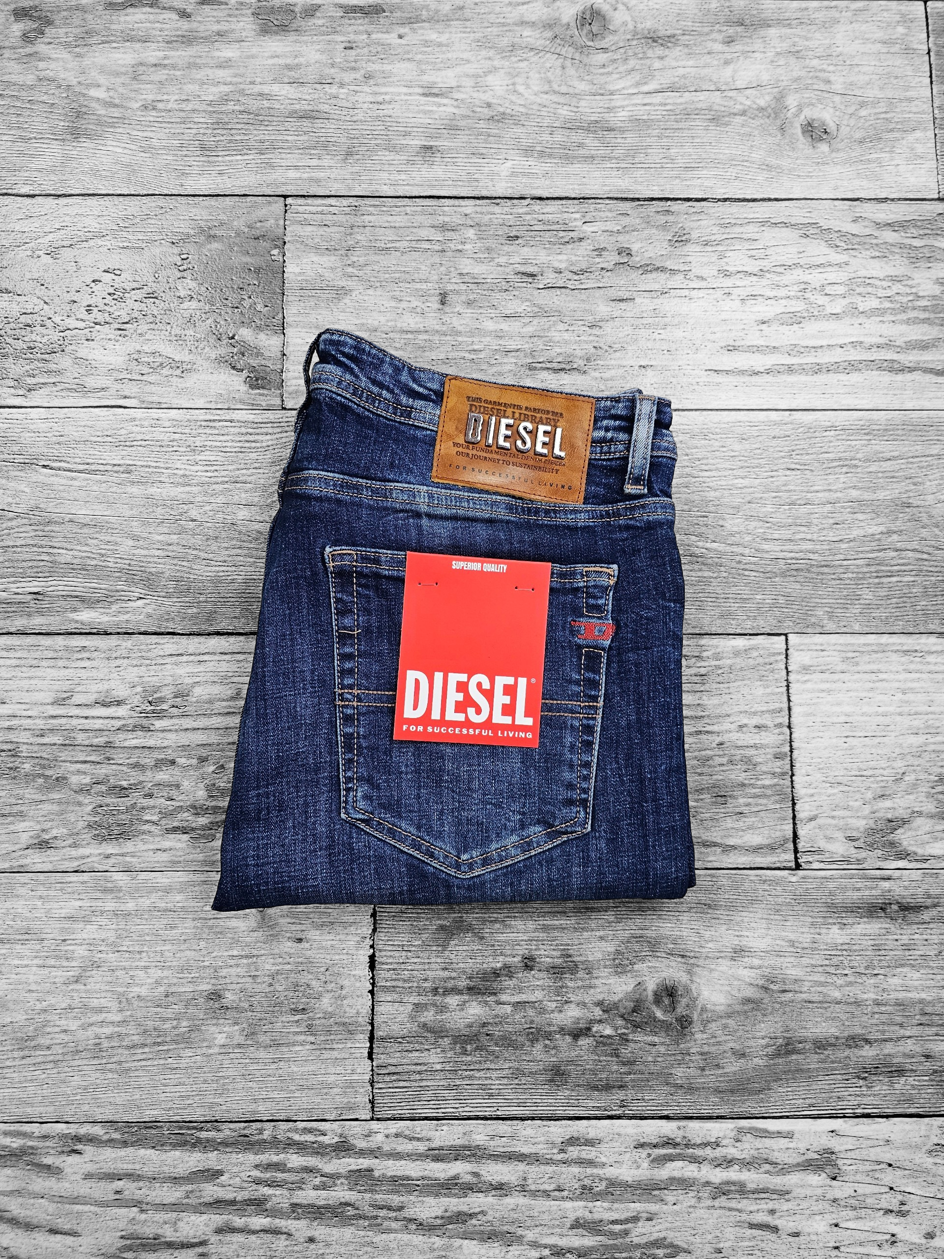 Diesel bleu sablé