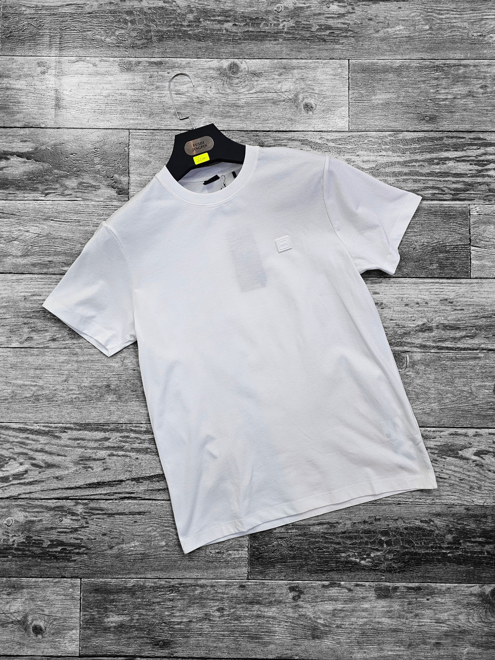 pull boss carré blanc
