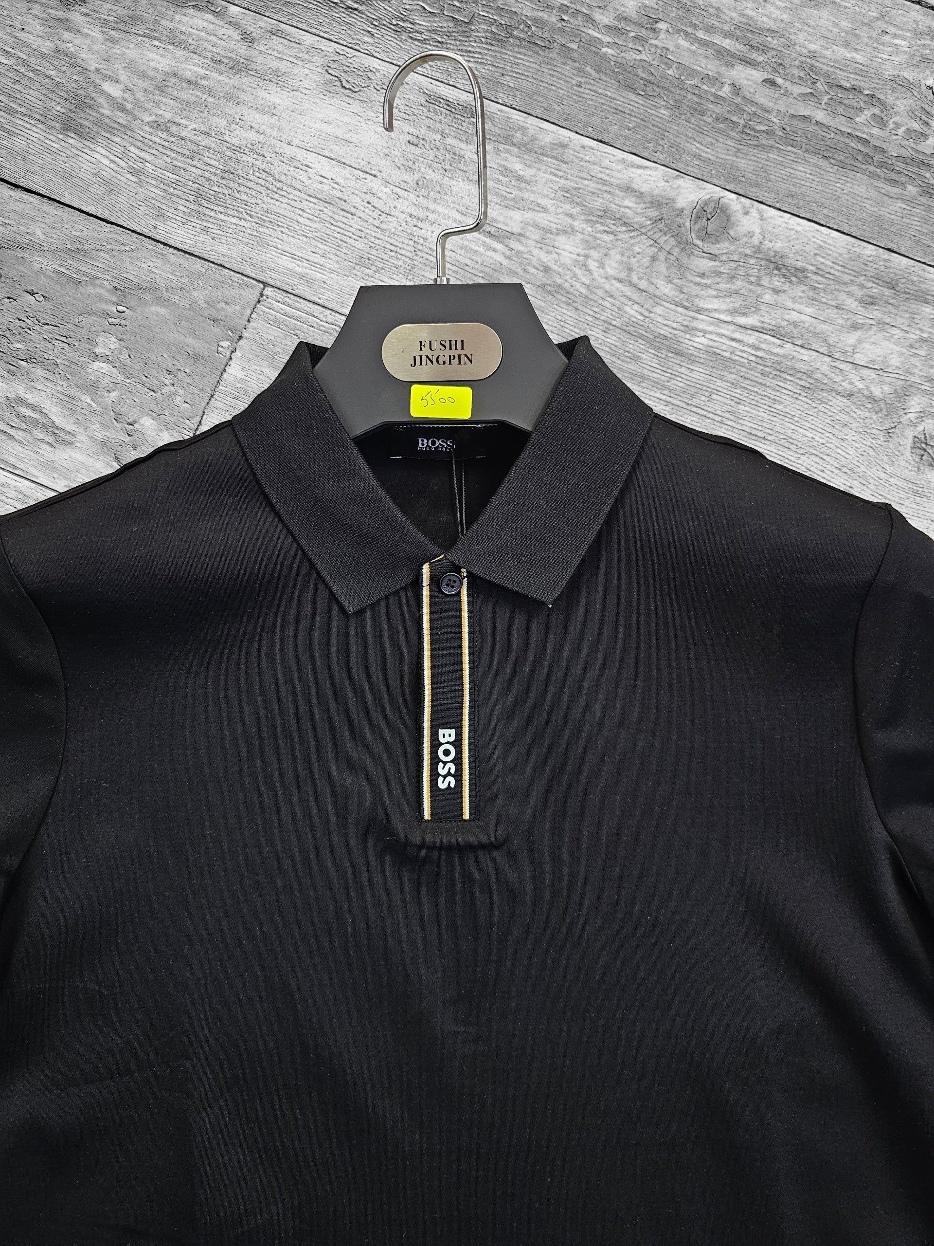 Polo Boss bouton caché