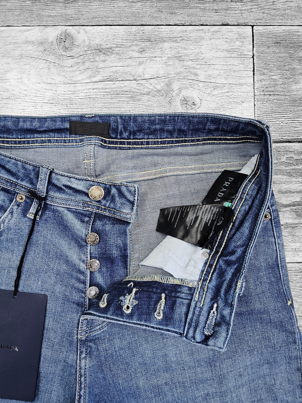 Prada bleu javel