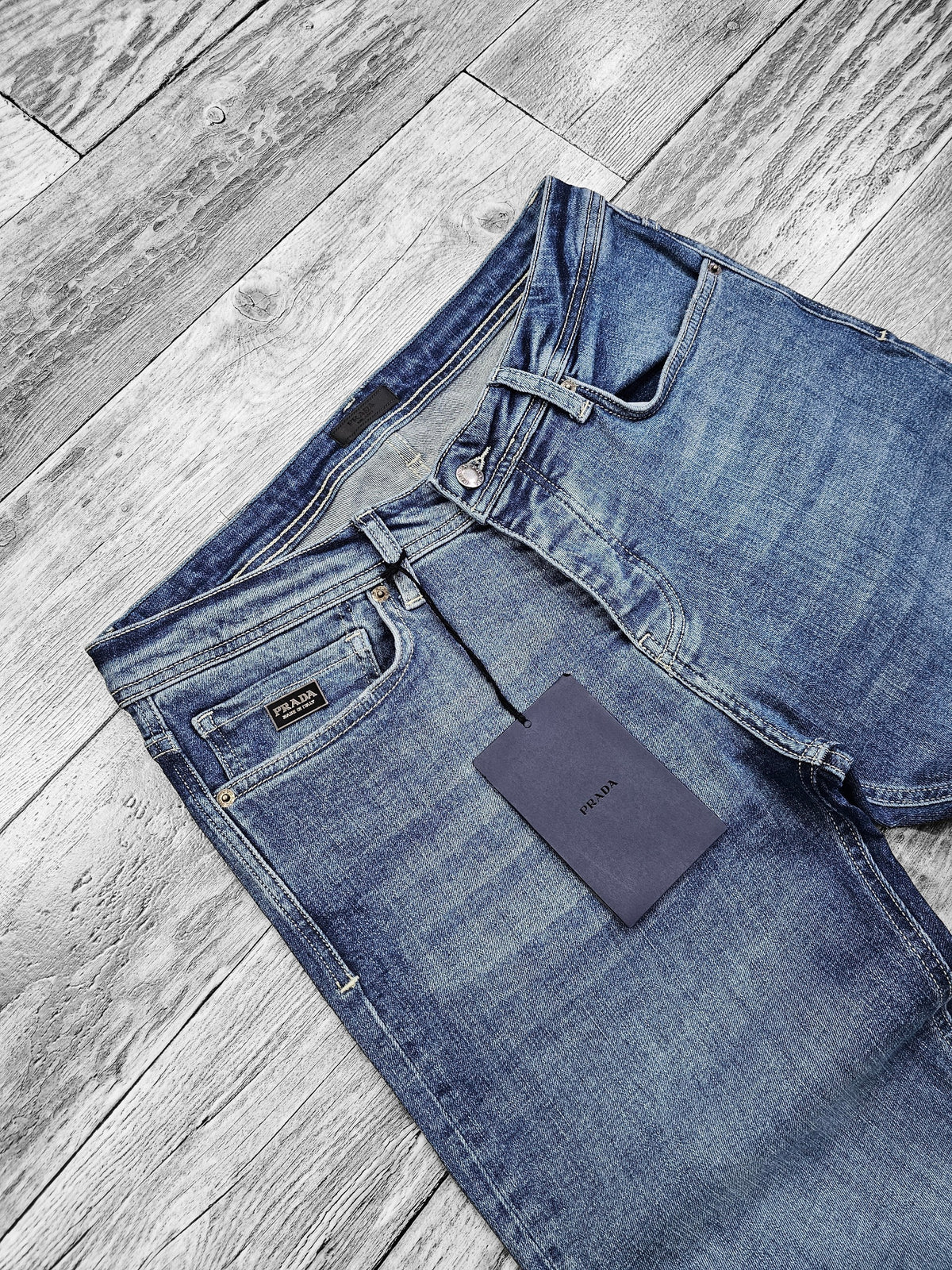 Prada bleu sablé