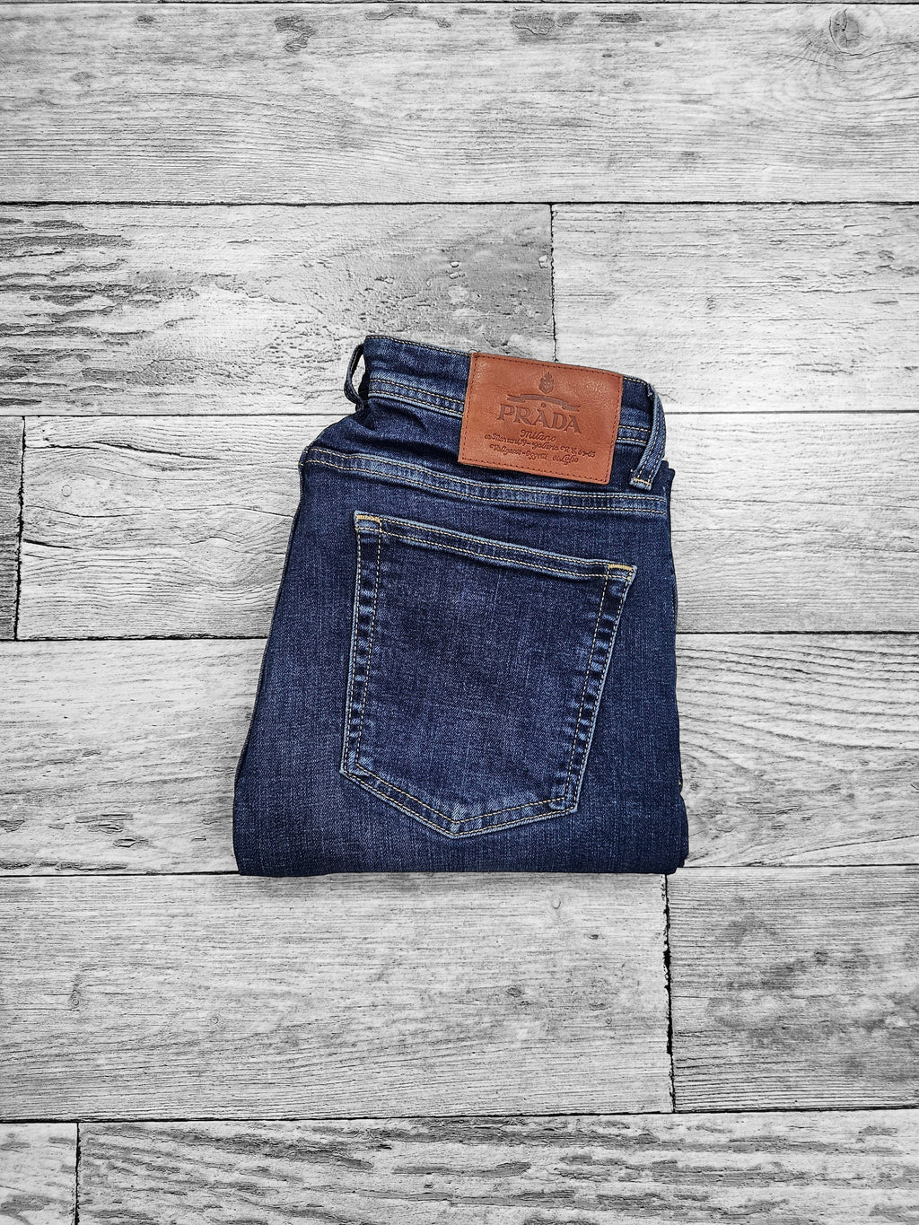 Prada bleu foncé