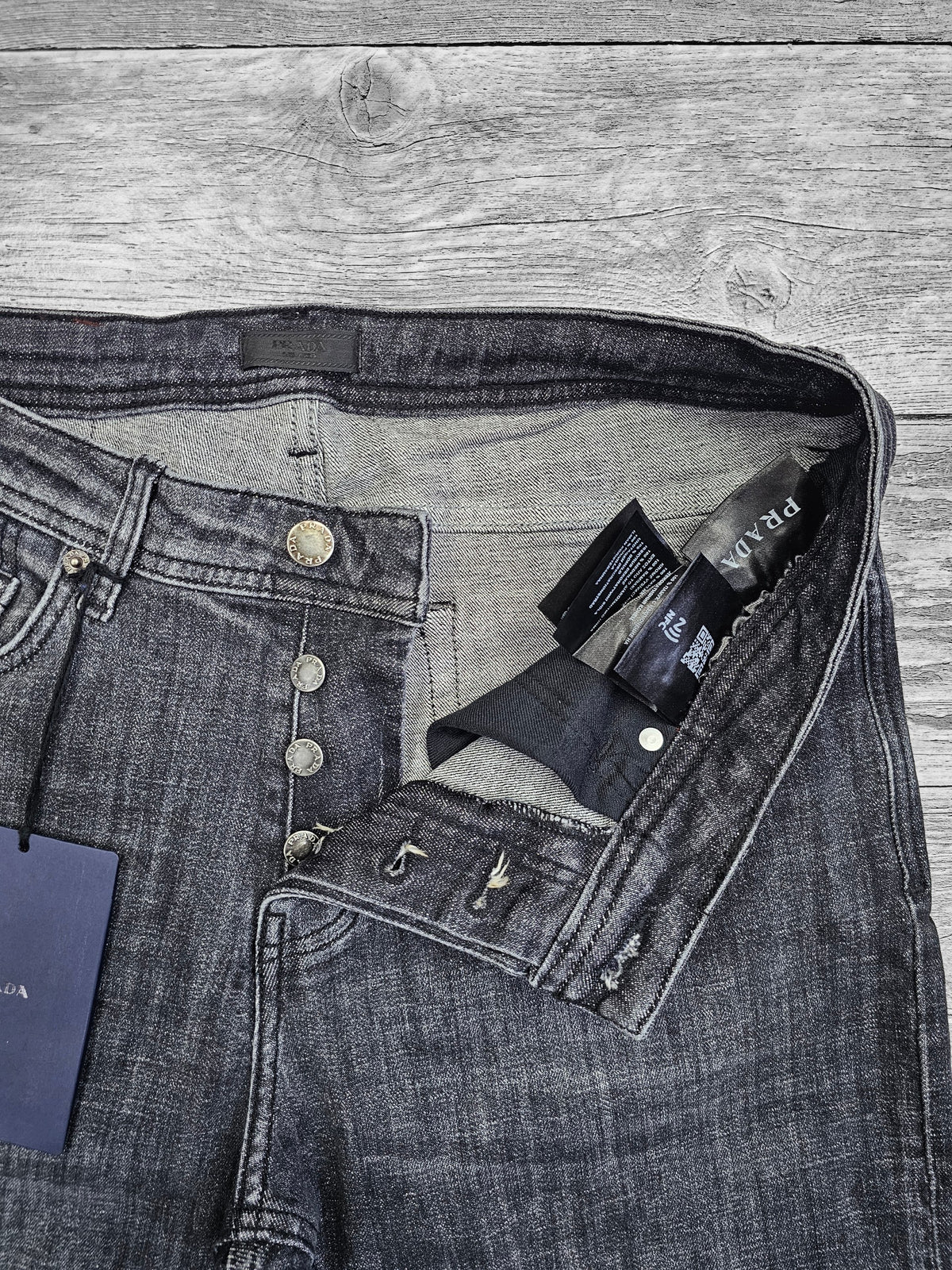 Prada gris souris